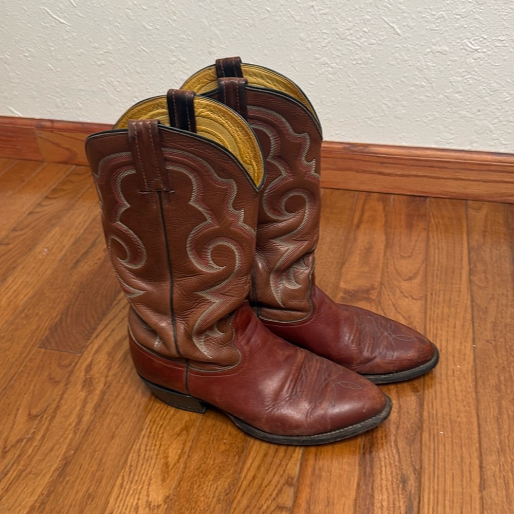 Vintage cowboy boots